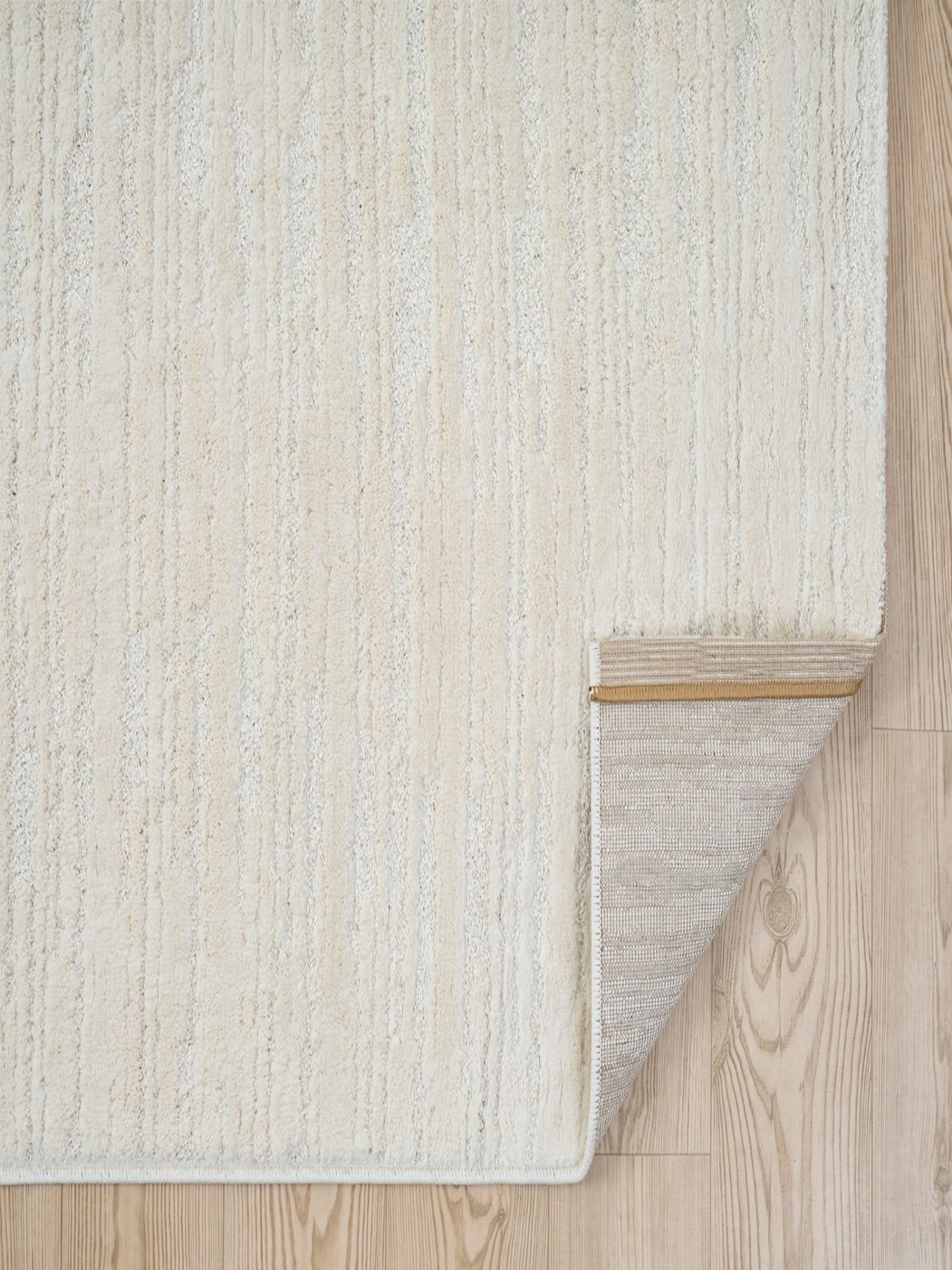 Liva – Kremowy dywan