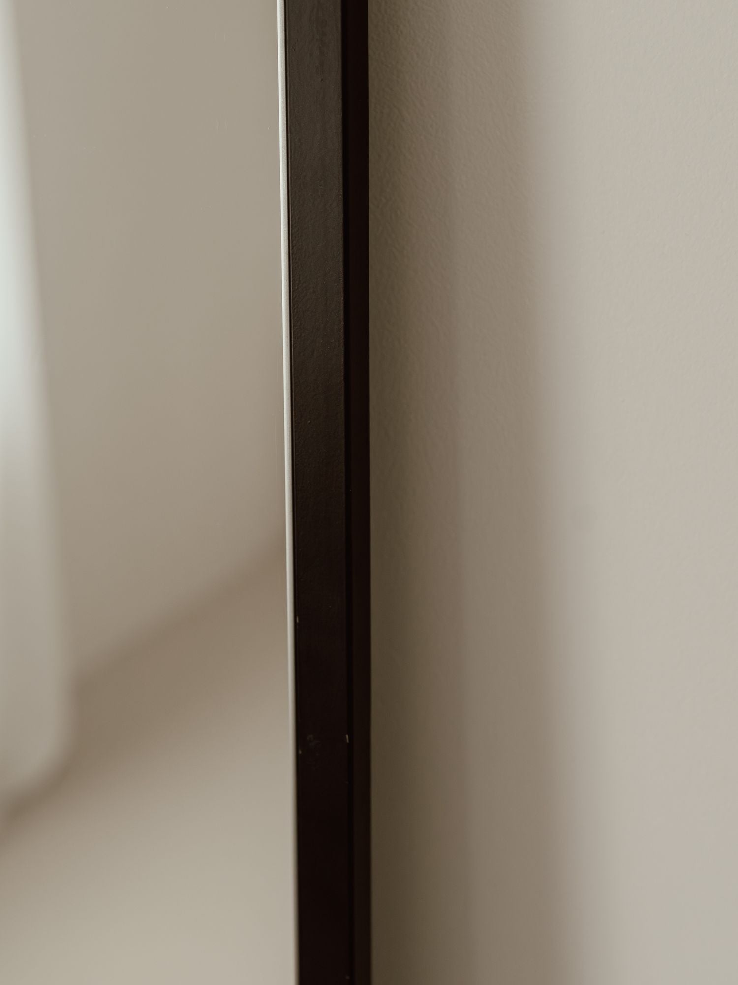 Duże Lustro Podłogowe Owalne 180x70 Czarne