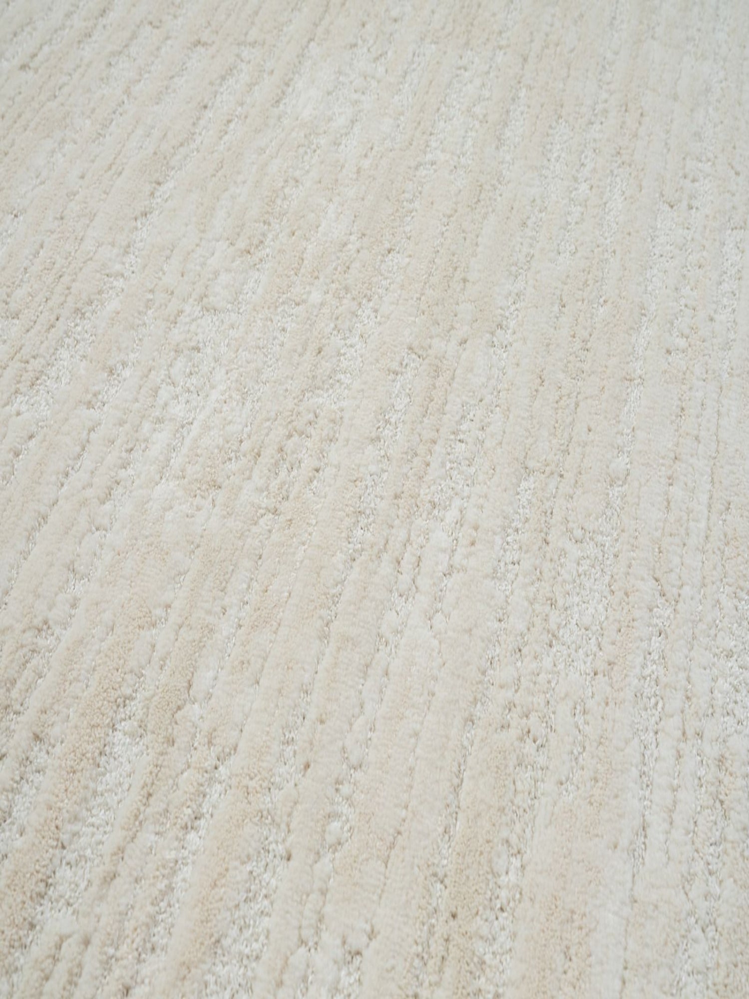 Liva – Kremowy dywan